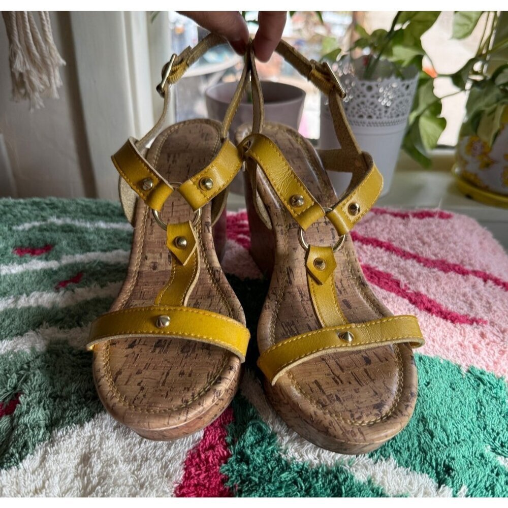 Strappy Wedge Sandals Women 8.5 Yellow‎ Vegan Studded Peep Toe Cork Beach Resort